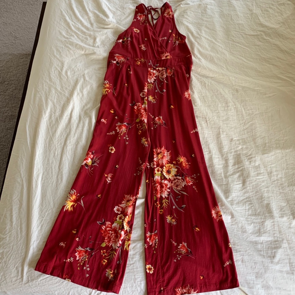 Burgundy sleeveless jumper